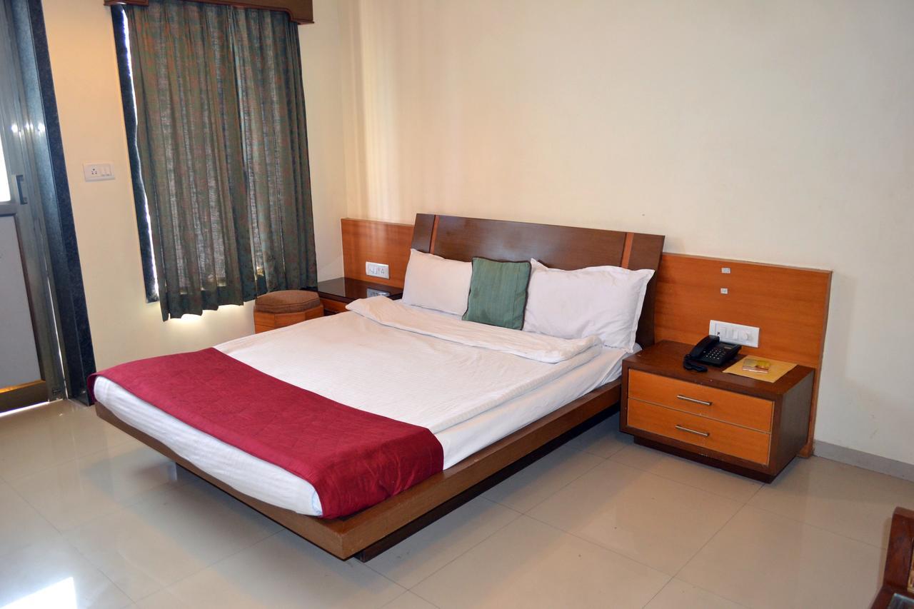 Jaffer Bhai'S Brickland Hotel Panchgani Extérieur photo